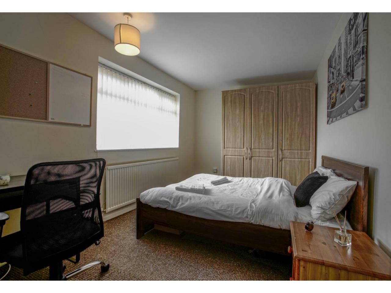 Spacious, Quiet Dwelling For Up To 6, แมนเชสเตอร์ ภายนอก รูปภาพ